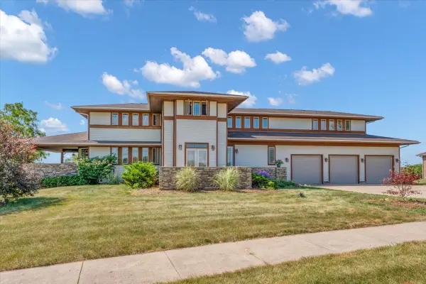 10952 Tanglewood Trails Drive, Yorkville, IL 60560