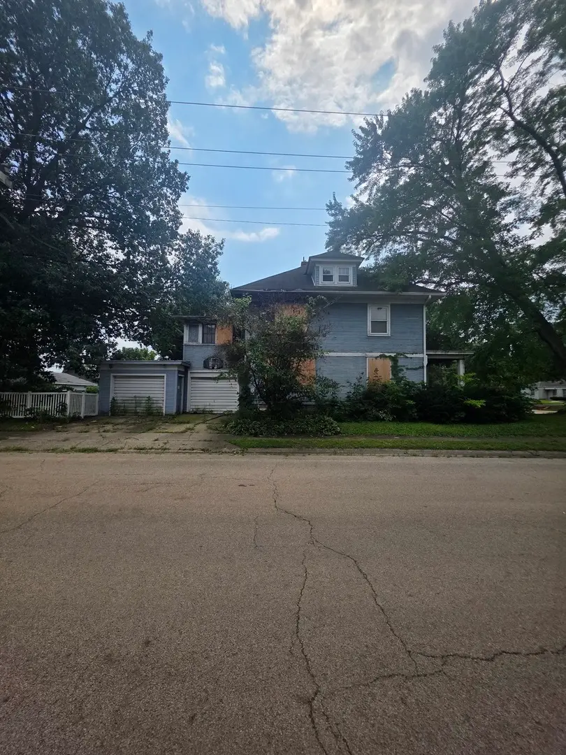 912 Locust Street, Sterling, IL 61081 - #2