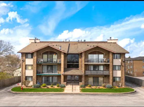 9051 S Roberts Road #205, Hickory Hills, IL 60457