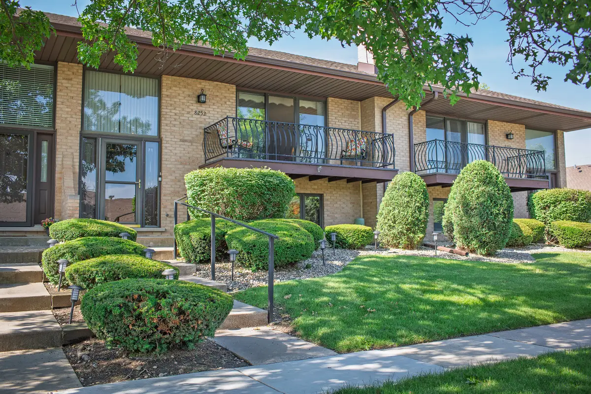 8252 Ashley Lane, Tinley Park, IL 60477 - #1