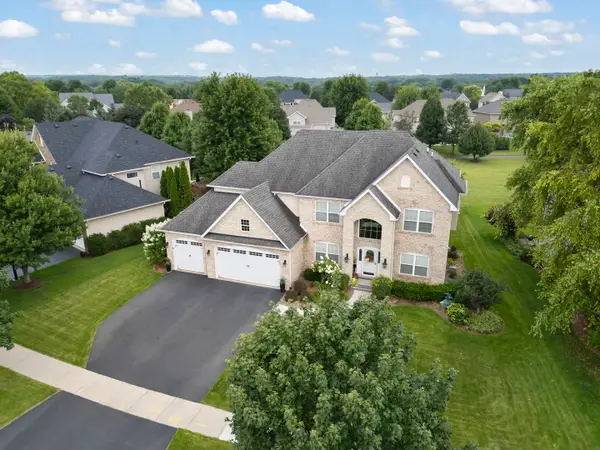 1122 Clearwater Drive, Yorkville, IL 60560
