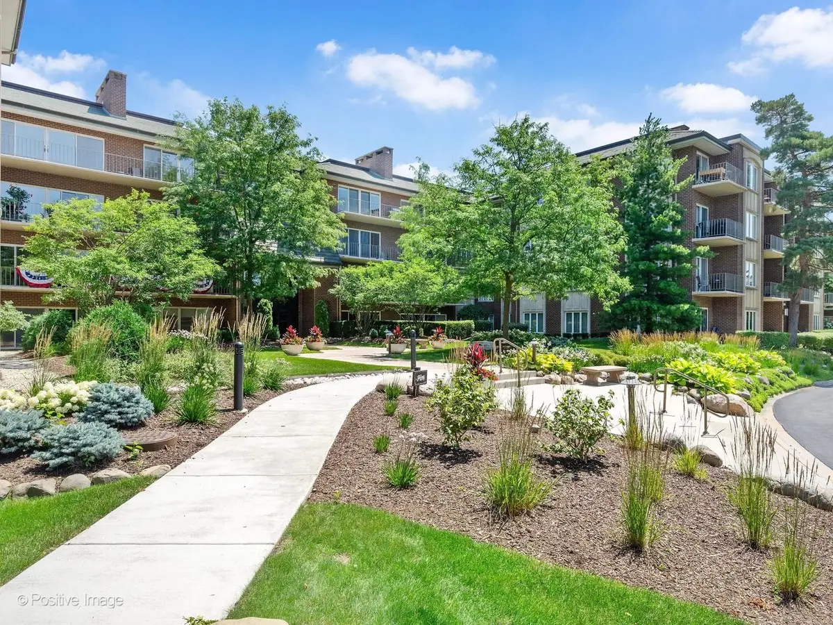 5 Oak Brook Club Drive #P6-N, Oak Brook, IL 60523 - #1