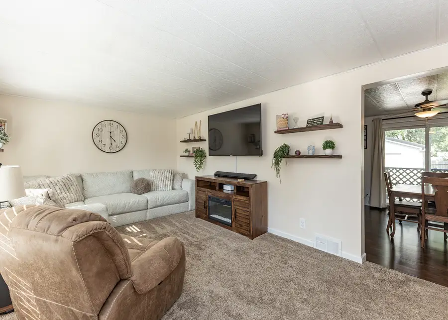 1412 Hiawatha Lane, Camanche, IA 52730 - #3
