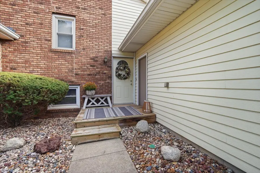 1546 Hunt Drive #B, Normal, IL 61761 - #3