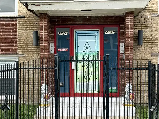 7720 S Jeffery Boulevard #1S, Chicago, IL 60649 - #2
