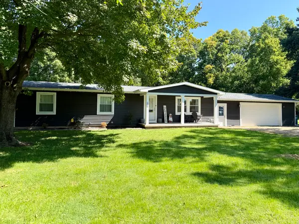 205 E Mulberry Street, Hennepin, IL 61327