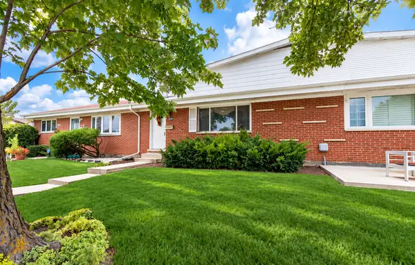 9025 Sherry Lane #9025, Des Plaines, IL 60016