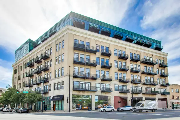 1645 W Ogden Avenue #303, Chicago, IL 60612