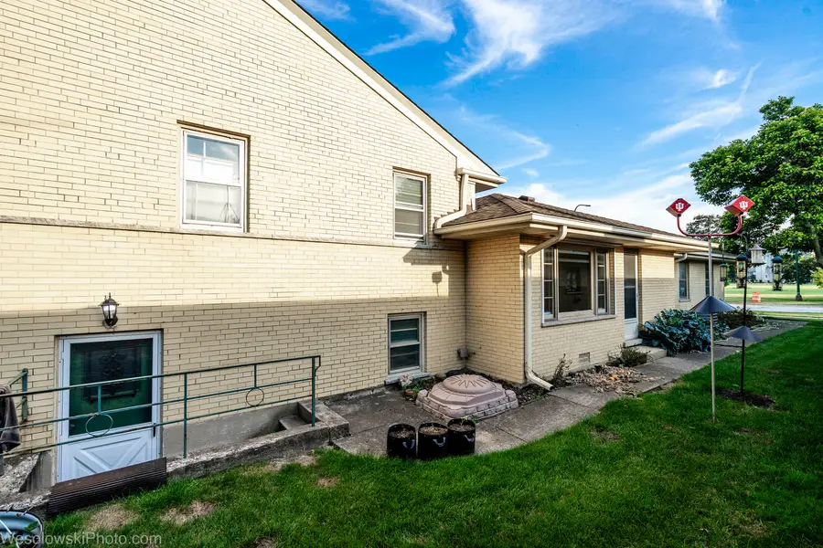 6400 N Knox Avenue, Lincolnwood, IL 60712 - #2