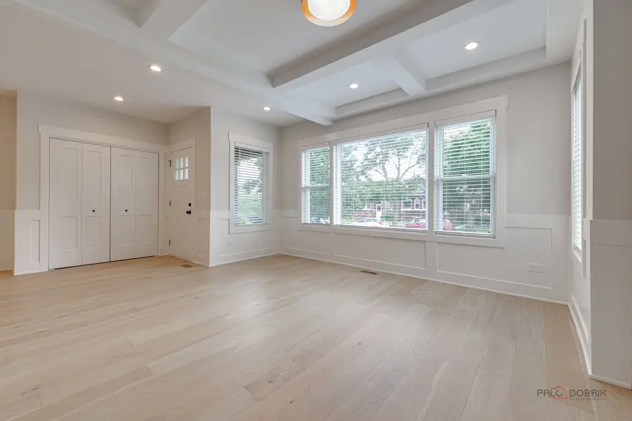 5748 W Eastwood Avenue, Chicago, IL 60630 - #3