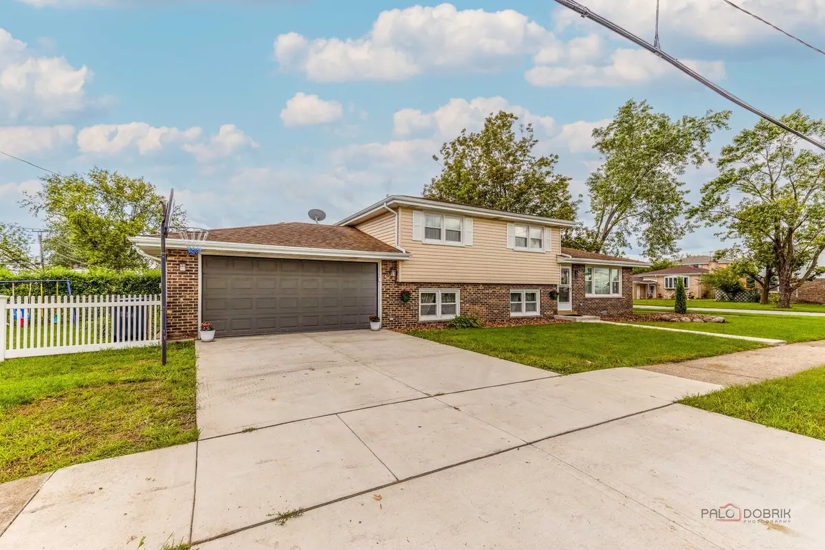 8001 S Thomas Avenue, Bridgeview, IL 60455 - #1