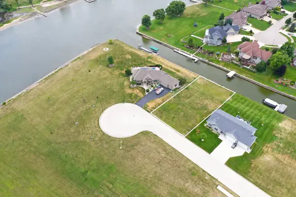 1277 Summerland Key, Machesney Park, IL 61103