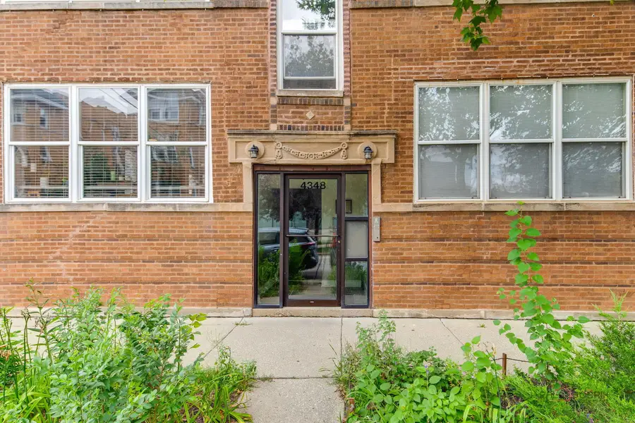 4348 N Sacramento Avenue #3, Chicago, IL 60618 - #2
