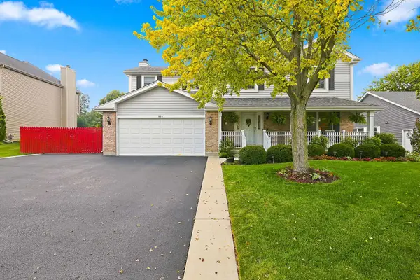 820 Southwick Drive, Algonquin, IL 60102
