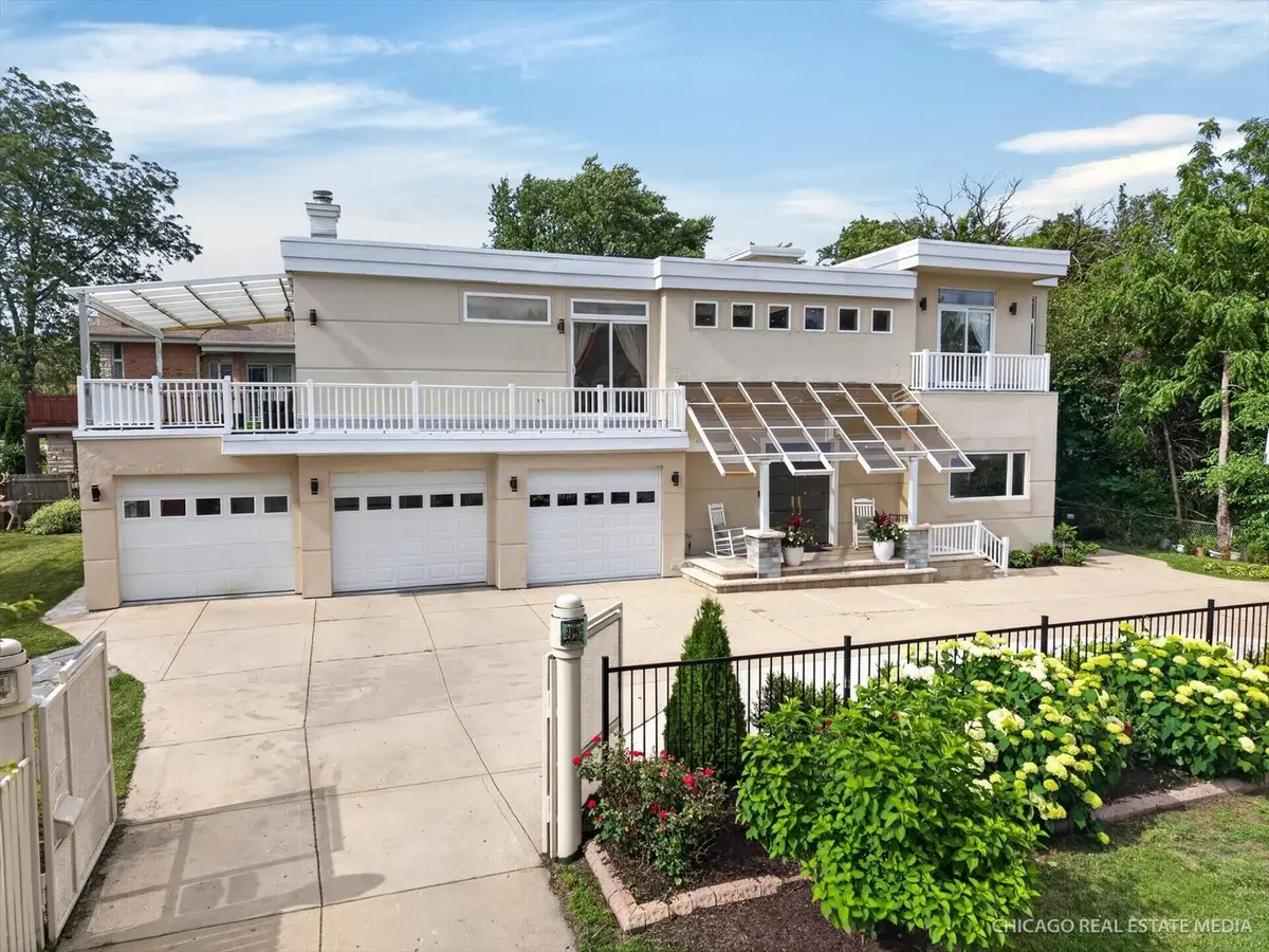 8650 W Davis Street, Des Plaines, IL 60016 - #1
