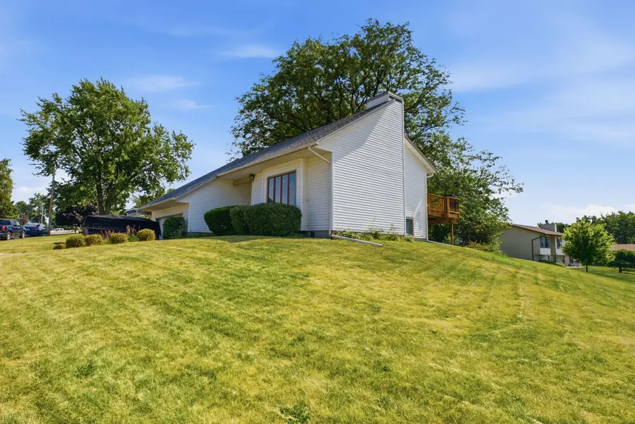 4135 W Rusholme Street, Davenport, IA 52804 - #2