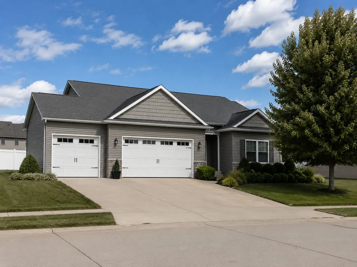 5659 Idaho Drive, Bettendorf, IA 52722 - #1