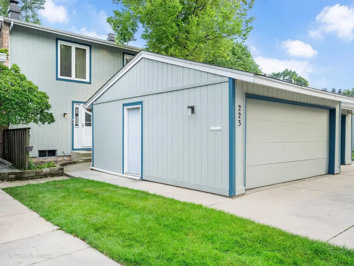 223 Willow Lane, Bloomingdale, IL 60108 - #1