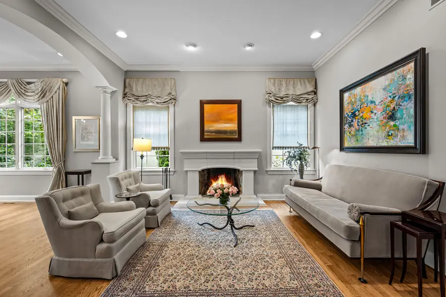 911 Queens Lane, Glenview, IL 60025 - #2