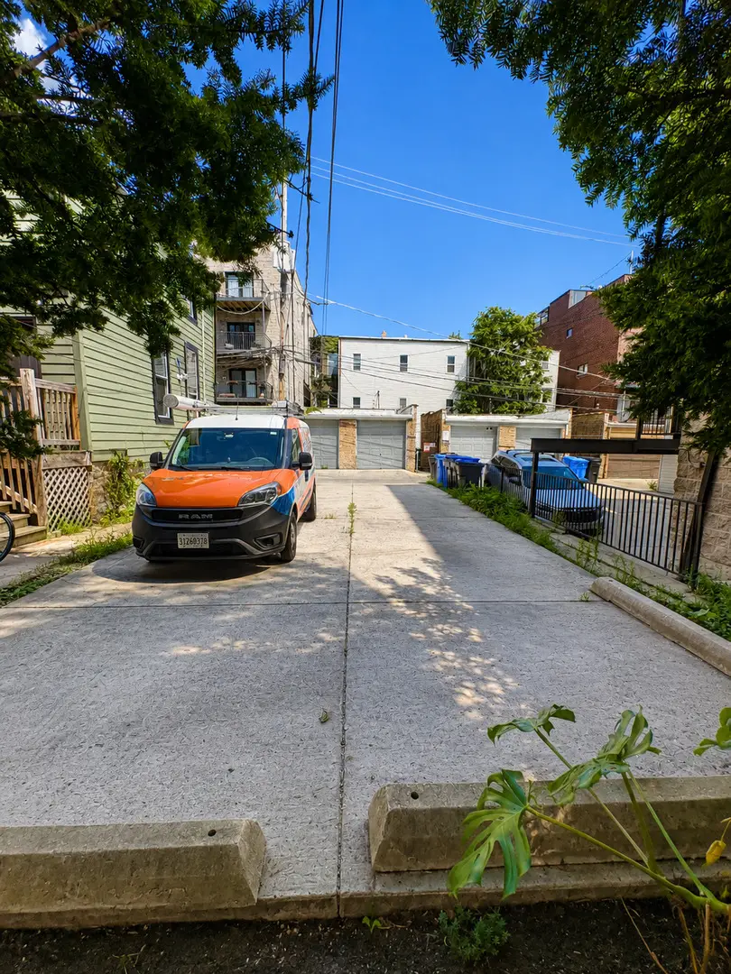 866 W Buckingham Place #P-1, Chicago, IL 60657 - #1