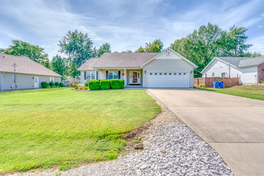 405 W Beacon Court, Mount Vernon, IL 62864 - #3
