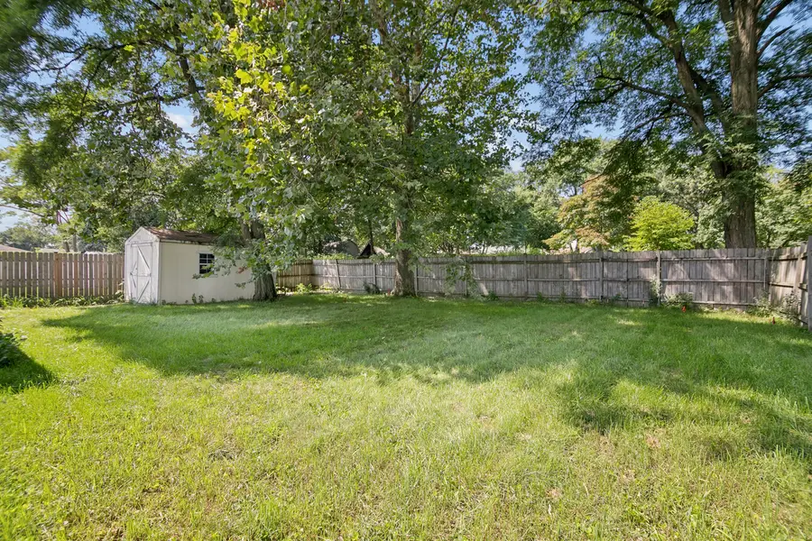 40 Wildwood Road, Elk Grove Village, IL 60007 - #3