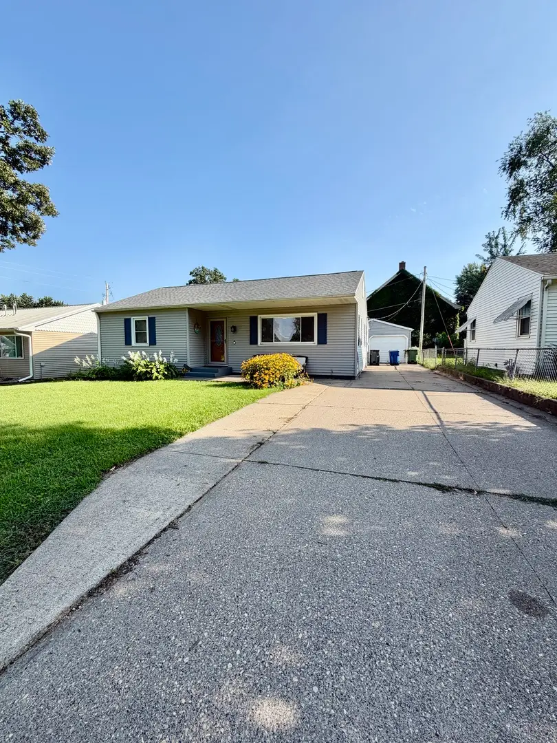 1811 East Lane, Clinton, IA 52732 - #2