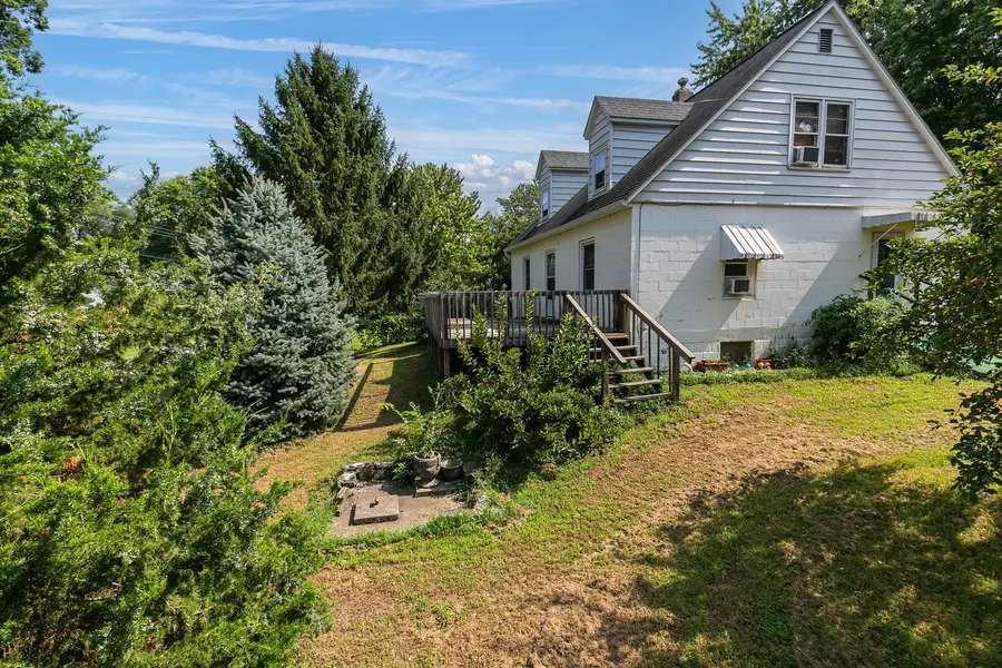 408 West Drive, East Moline, IL 61244 - #2