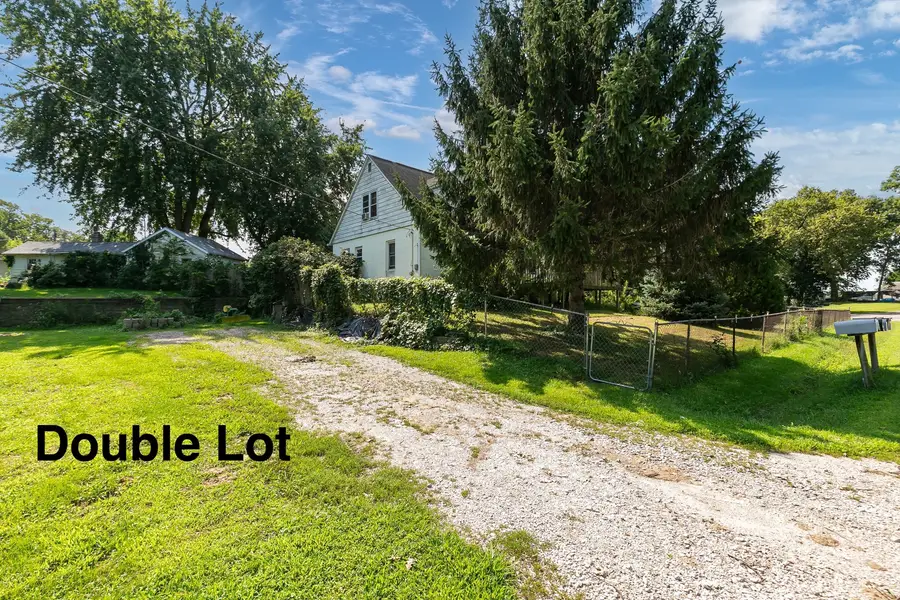 408 West Drive, East Moline, IL 61244 - #3
