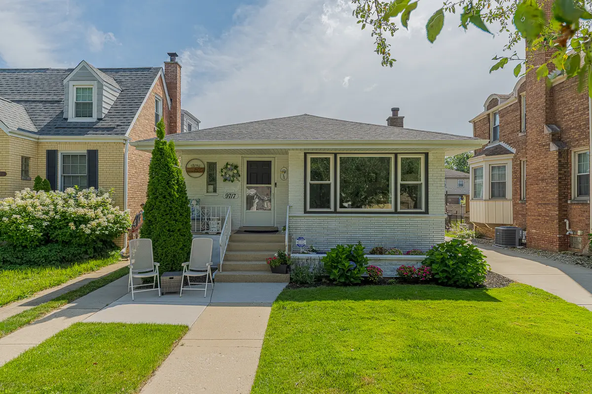 9717 S Springfield Avenue, Evergreen Park, IL 60805 - #1