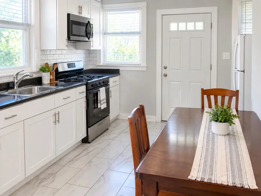 4141 W Barry Avenue, Chicago, IL 60641 - #2
