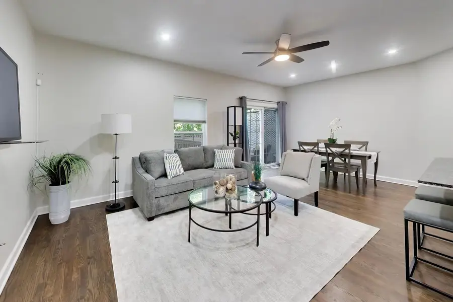 3821 N Milwaukee Avenue #B, Chicago, IL 60641 - #2