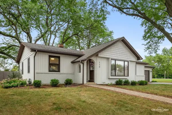 110 N Cambridge Drive, Geneva, IL 60134
