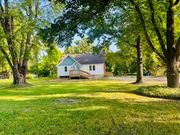 205 W Main Street, Ewing, IL 62836