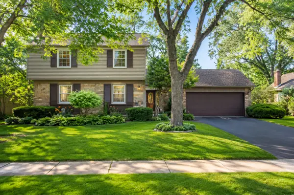 933 Country Lane, Buffalo Grove, IL 60089