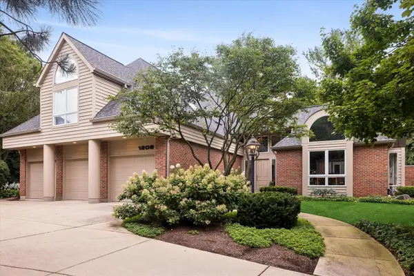 1208 Fox Trail Court, Naperville, IL 60540
