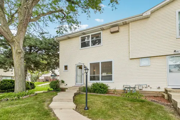 224 Raintree Court, Aurora, IL 60504