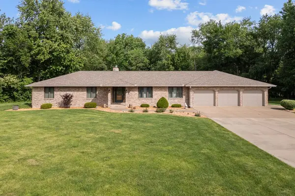 21223 52nd Avenue N, Port Byron, IL 61275