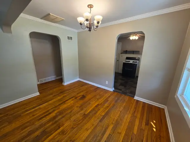 713 N 10th Street, Mount Vernon, IL 62864 - #3