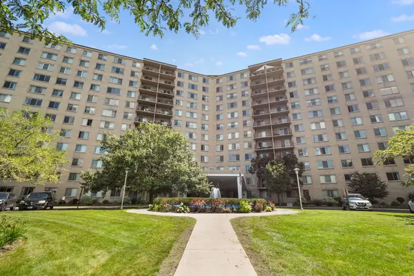 6933 N Kedzie Avenue #803, Chicago, IL 60645