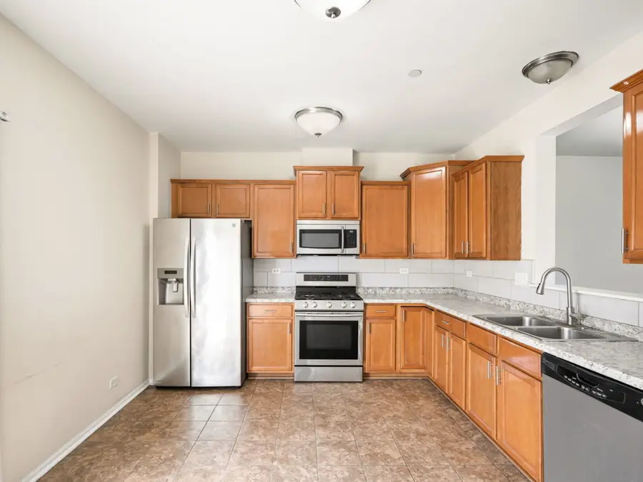 10228 Camden Lane #E, Bridgeview, IL 60455 - #3