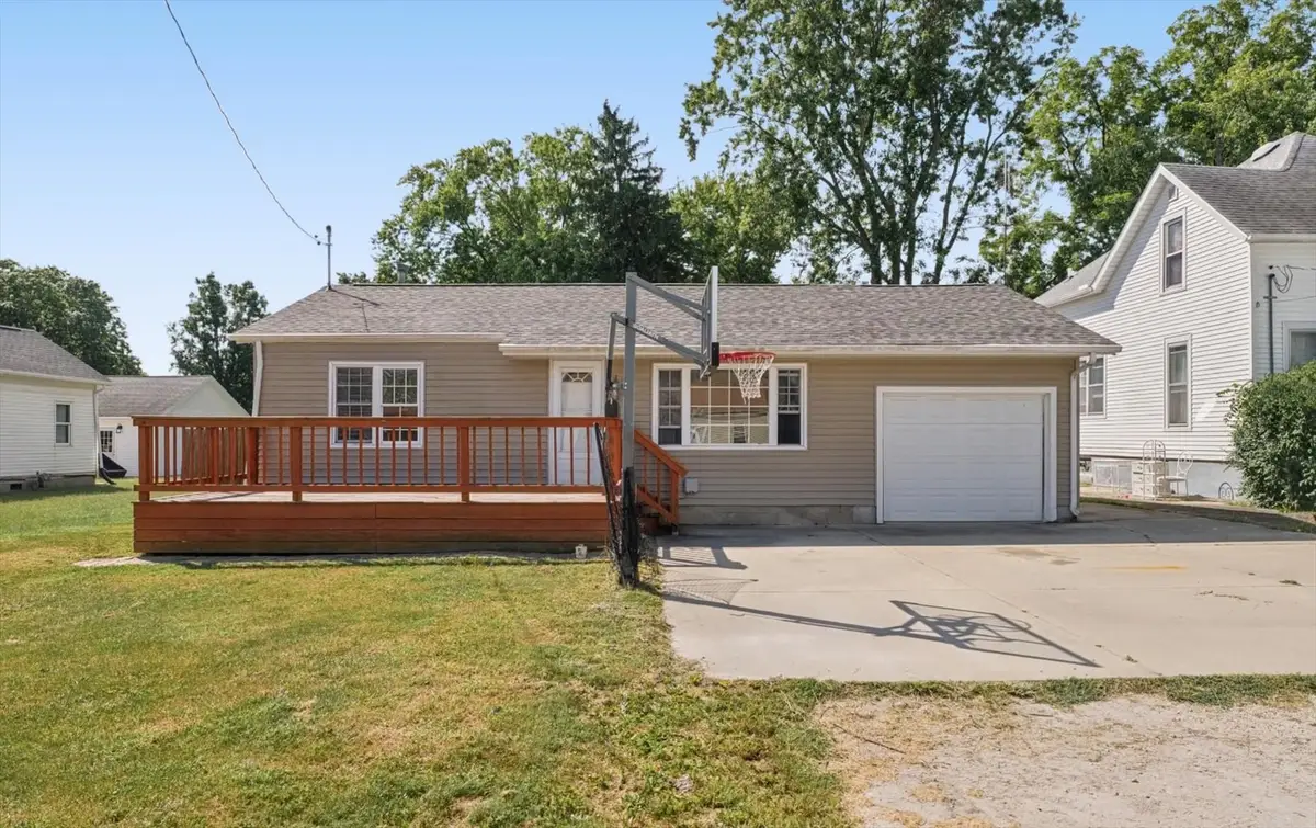 605 E Daggy Street, Tuscola, IL 61953 - #1