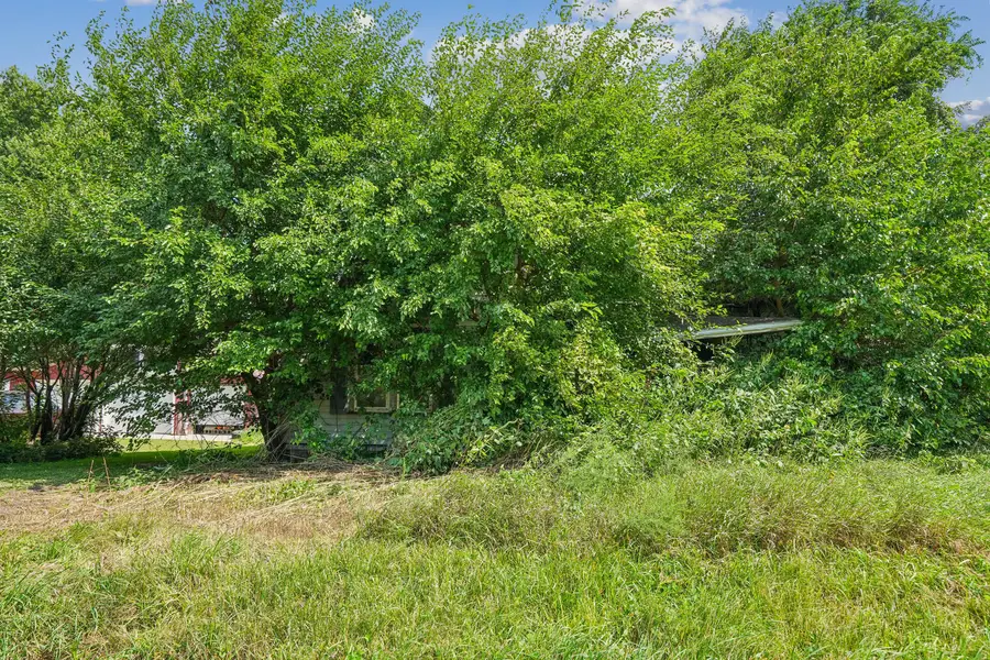 1143 432nd Avenue, Clinton, IA 52732 - #2