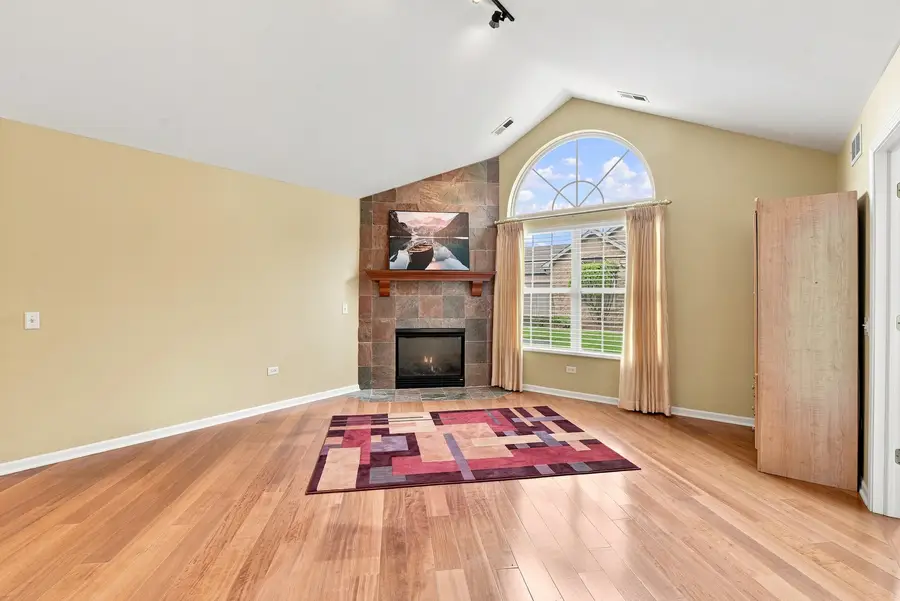 3335 Timbers Edge Circle, Joliet, IL 60431 - #3