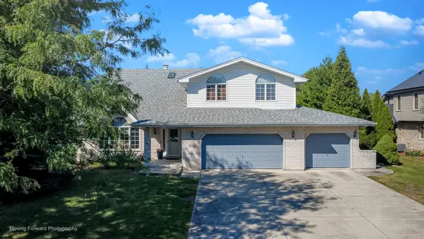 8220 Rutherford Drive, Woodridge, IL 60517