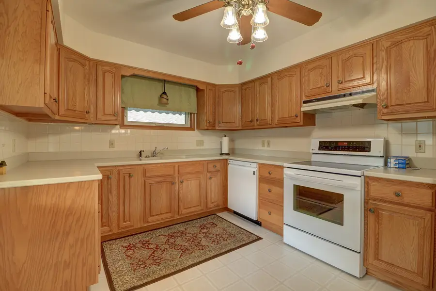 1237 Harrison Drive, Clinton, IA 527322 - #3