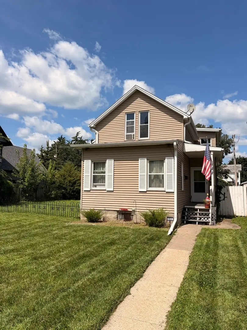 722 6th Avenue S, Clinton, IA 52372 - #2