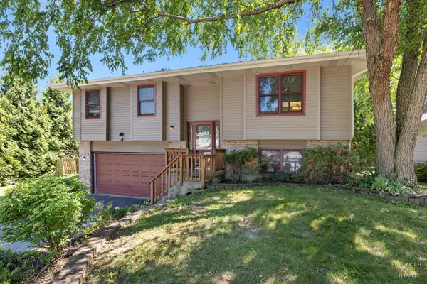558 Barbary Lane, Woodstock, IL 60098