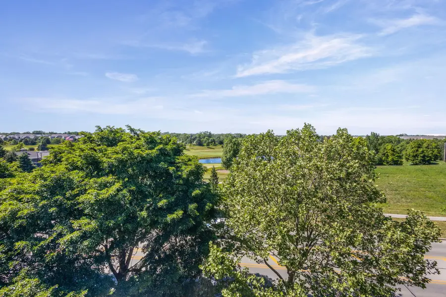 2064 Valor Court, Glenview, IL 60026 - #2
