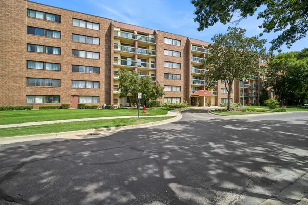 1840 Huntington Boulevard #305, Hoffman Estates, IL 60169